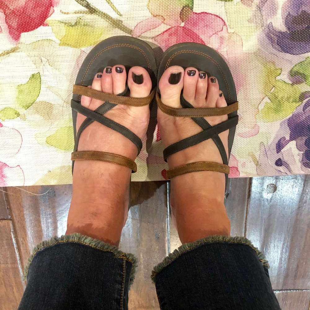 Chaco size 11 black brown sandal